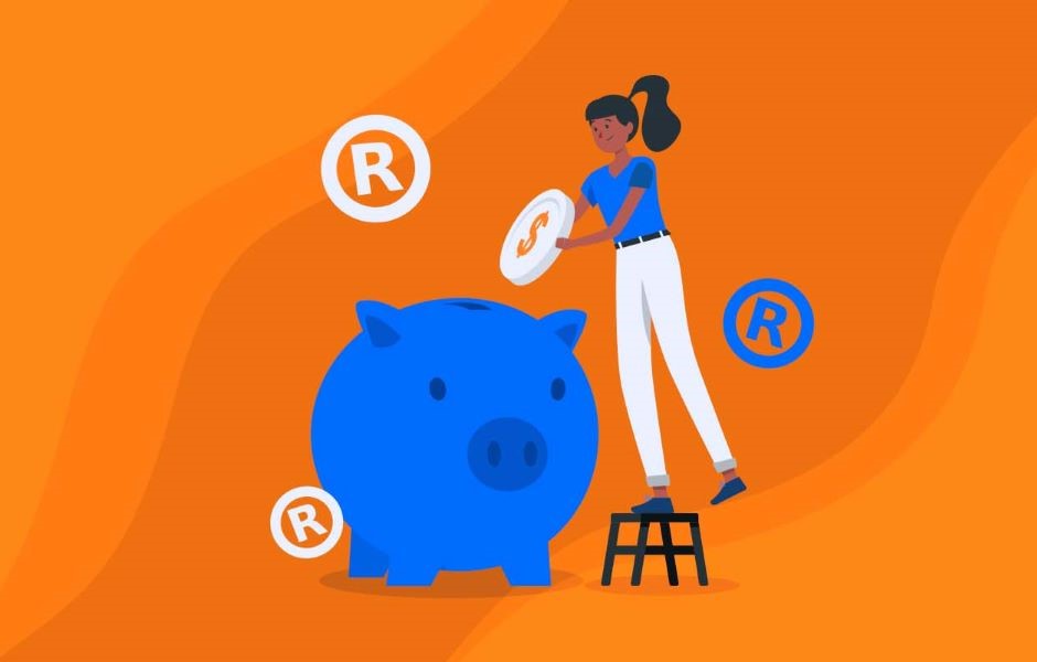 Ilustração de uma mulher colocando uma moeda com símbolo de dólar na boca de um porquinho de piggy bank de cor azul, simbolizando economia e investimentos.